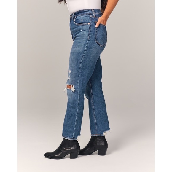 NWOT Abercrombie & Fitch Ultra High Rise Ankle Straight Jean Size 27/4 Short - Picture 3 of 8